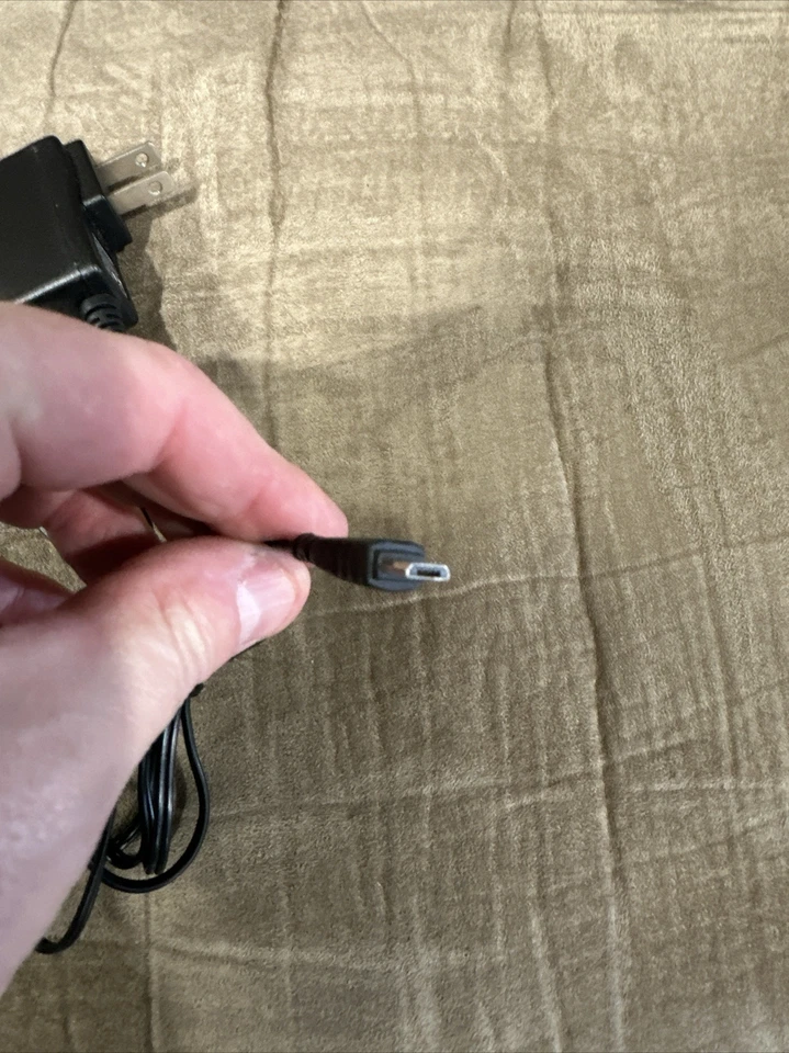 Plantronics  Switching Adapter SSA-5W-05 US 050018F - Image 3 of 3