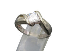 925 Sterling Silver Vintage Shiny Cubic Zirconia Solitaire Ring Sz 8 RG23769