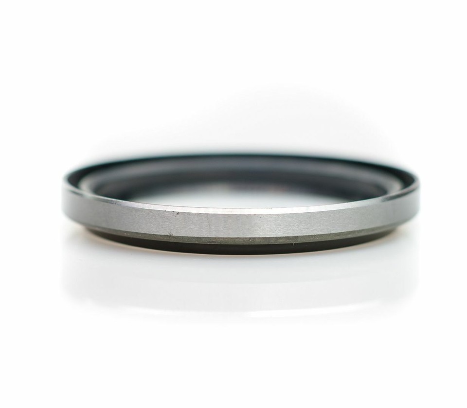 Striscia Di Profilo Del Metallo Nei Pacchetti Al Magazzino Dei Prodotti Metallici Image99039124 - Foto 5