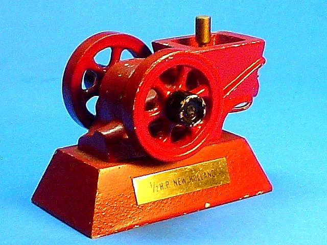 VINTAGE 1/2 H.P. NEW HOLLAND HIT & MISS ENGINE DIECAST MODEL REPLICA or - Image 3 of 4