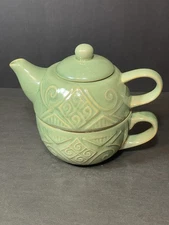 Pier 1 Imports Teapot for 1 Stackable Set Green Lockable Lid & Cup Stoneware
