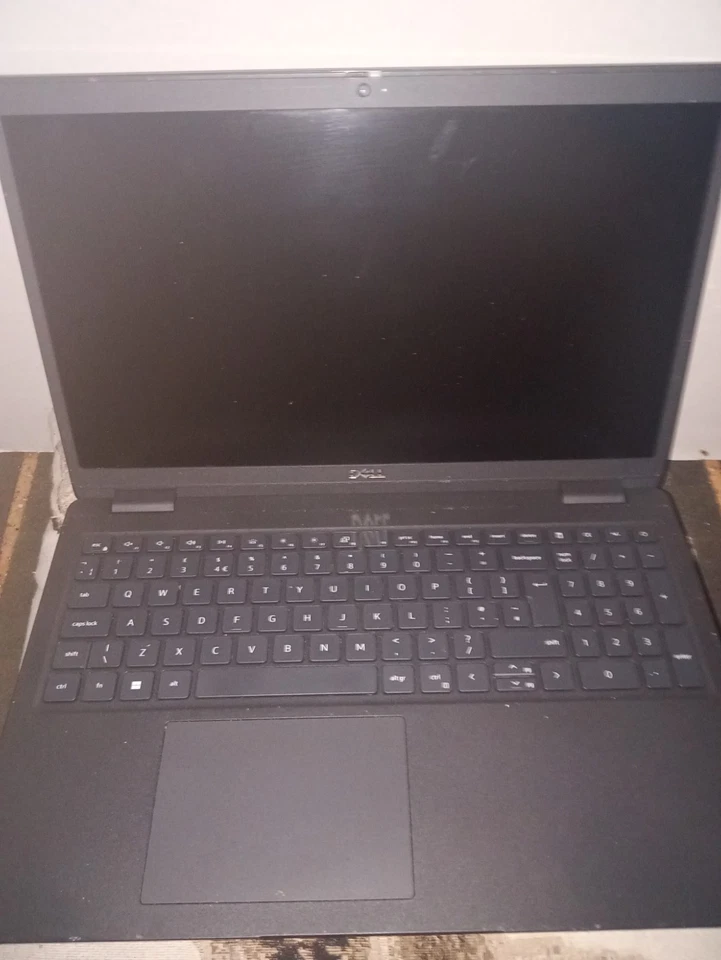 Dell Latitude 3520 15.6" (256GB SSD, Intel Core i5 11th Gen., 2.40 GHz, 8GB)..., photo 1 of 4