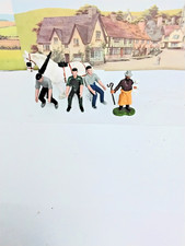 1/32 britains farm figures+cart horse=5 pieces.