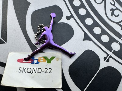 NIKE エアージョーダン　金属製　メタルタグ s-l400.jpg