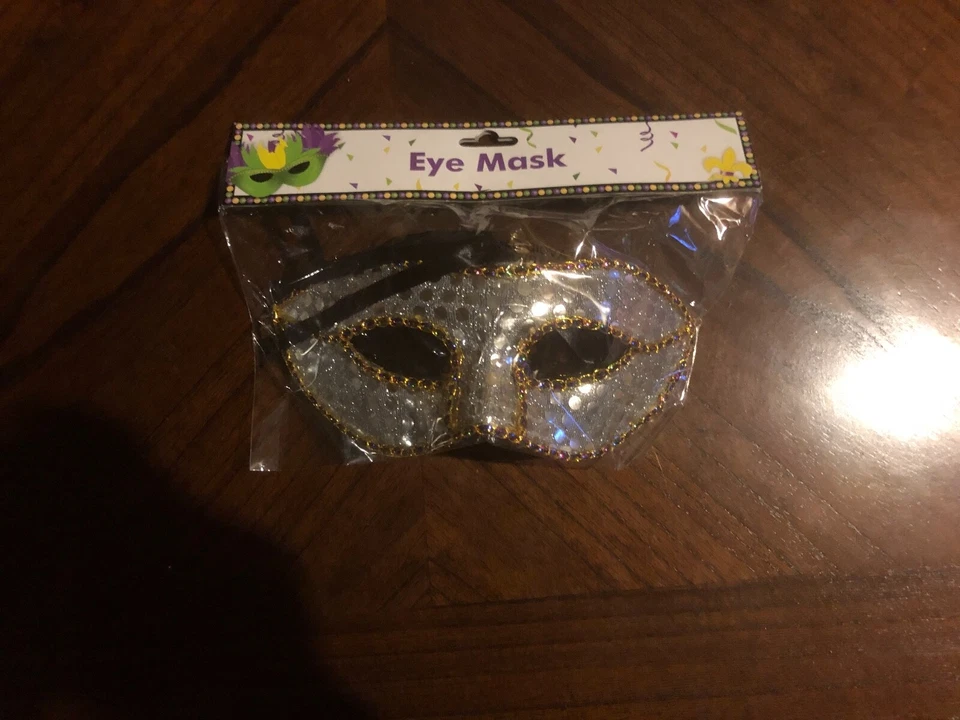 Mardi Gras Silver Sequin Mask with Tie Closure NIP - Image 2 of 4