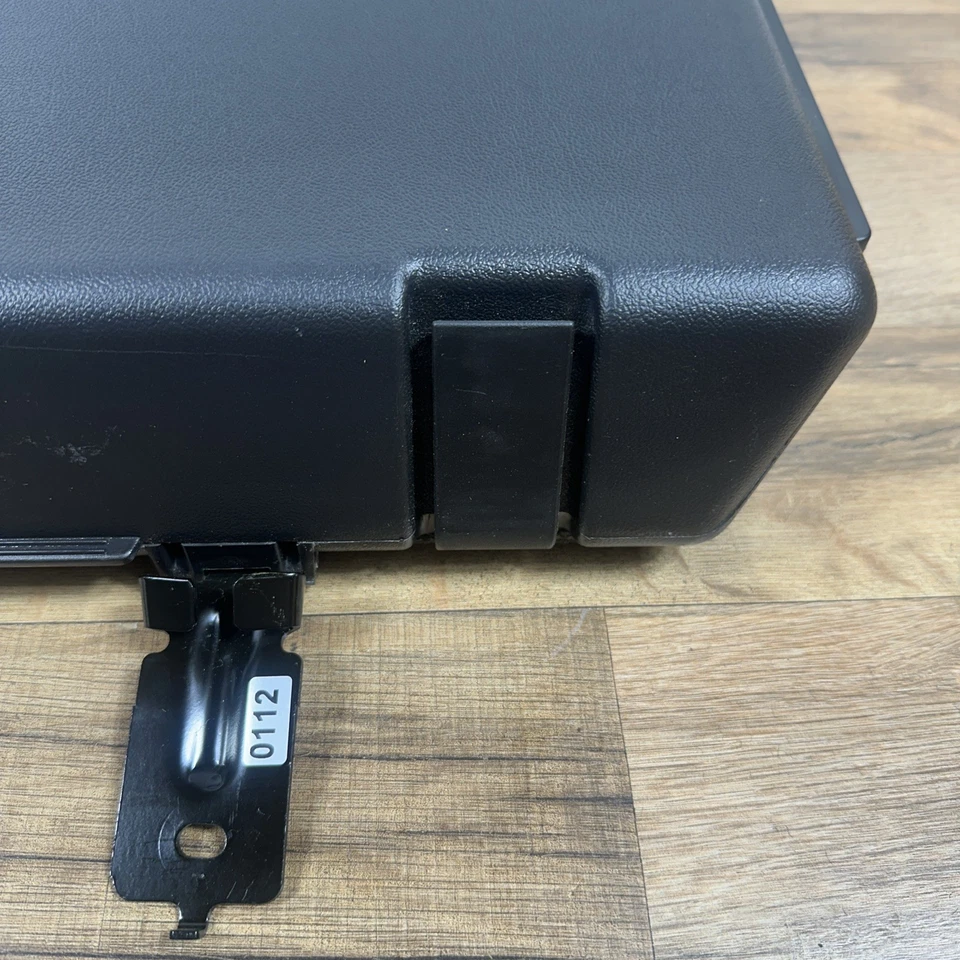 2004-2007 08 Colorado Canyon cabina extendida trasero izquierdo debajo del asiento almacenamiento conductor Foto 2 de 4