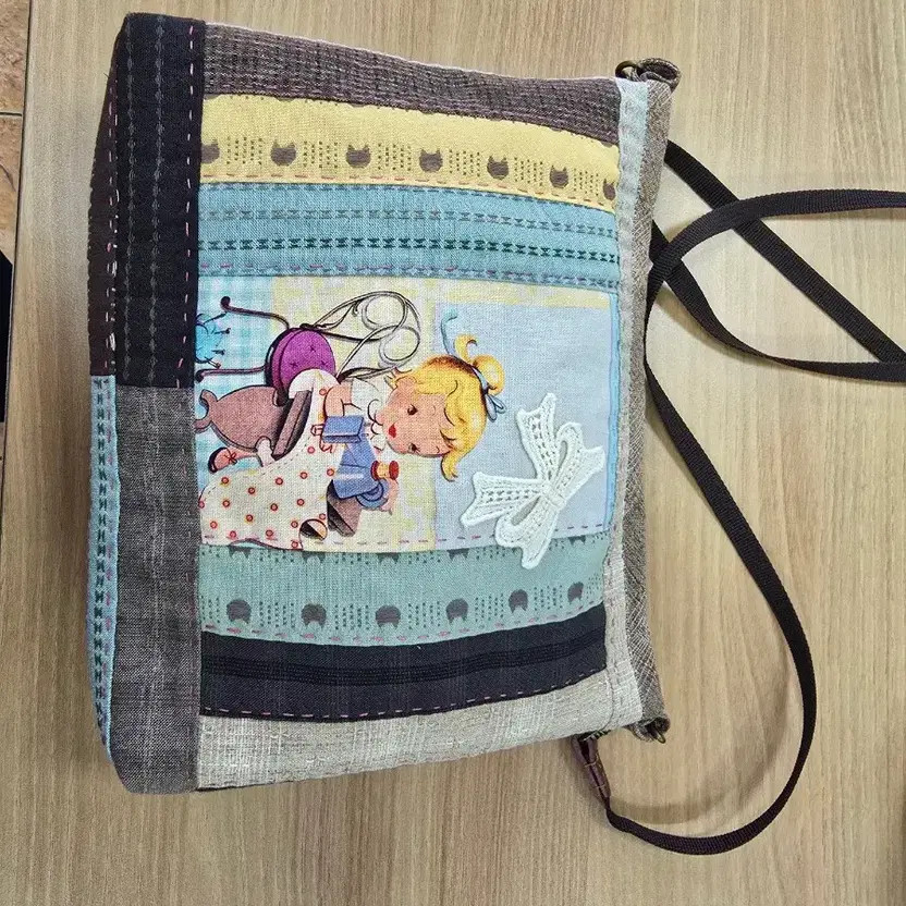 Handmade Patchwork Crossbody Bag - Unique Design - image 4