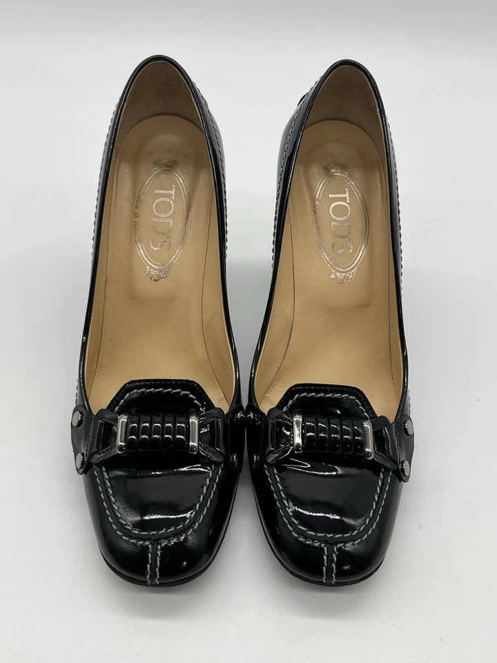 Zapatos Tods para mujer 9,5 charol negro tacón alto Horsebit punta dividida. Foto 3 de 4