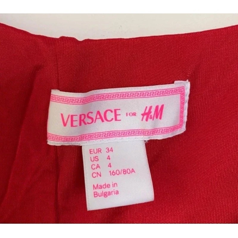 Versace for H&M Mini Abito con Cappuccio Borchie Rosso 4