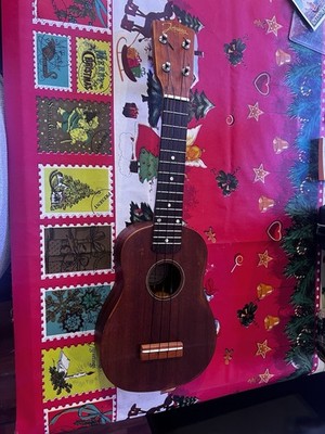 Johnson UK-120 Mahogany 4-String Right-Handed Soprano Ukulele with Bag-Tiny Tear