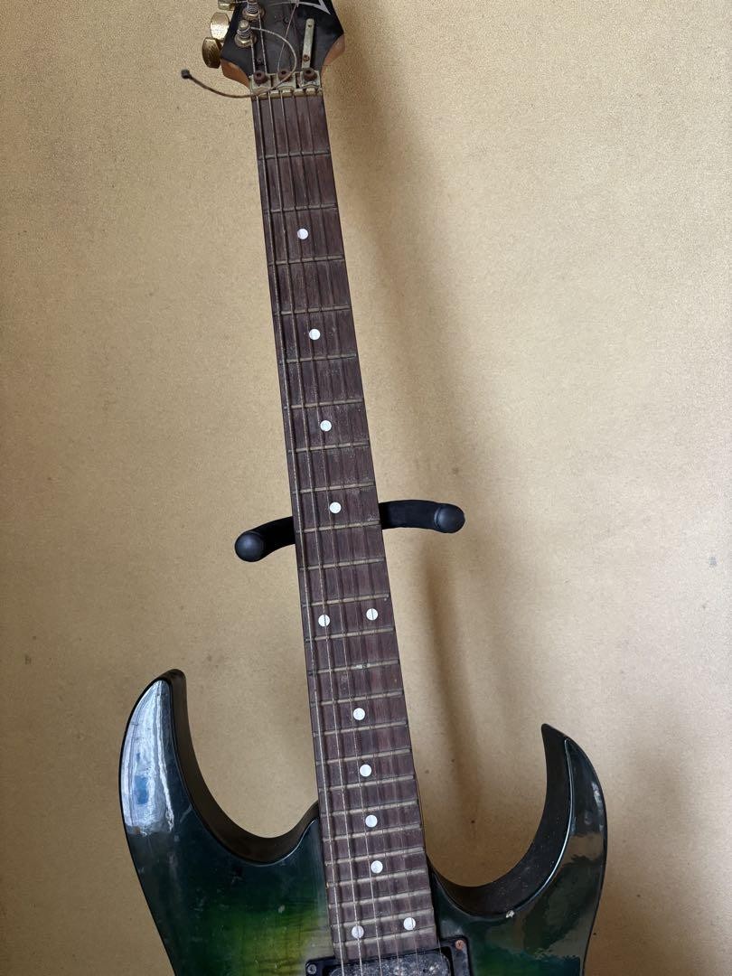 ギター Ibanez RG370AHMZ-SWK Review of the Ibanez RG370AHMZ SWK guitar. Features and Specs