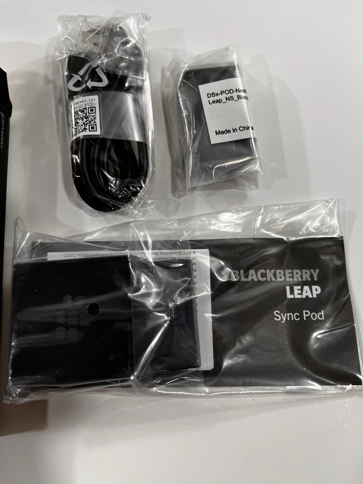 BlackBerry Leap Sync Pod / Charging Pod / Desktop Dock - Black - Image 4 of 4