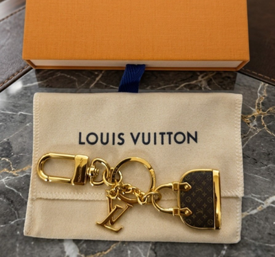 Louis Vuitton Alma キーホルダー Louis Vuitton Monogram Iconic Keychain Alma Charm Gold Hardware | eBay