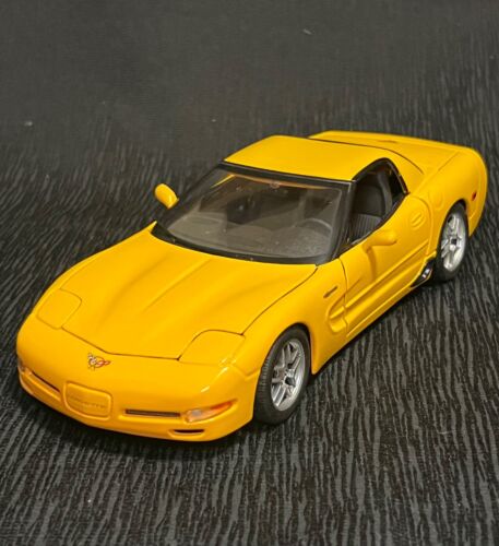 2001 Corvette Z06 Maisto 1:18 Visually Stunning YELLOW - Picture 4 of 12