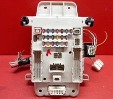 2002 Toyota Rav4 Interior Cabin Fuse Box Relay Junction W/ Harness