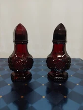 AVON VINTAGE SALT & PEPPER SHAKER SET CAPE COD 1876 COLLECTION DARK MAROON 4.5"