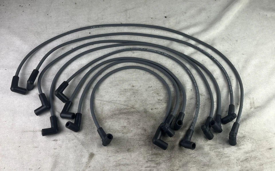 Juego de cables de bujía CARQUEST Gold 35-8105 se adapta a; Chevy, GMC, Oldsmobile, Pontiac Foto 3 de 4