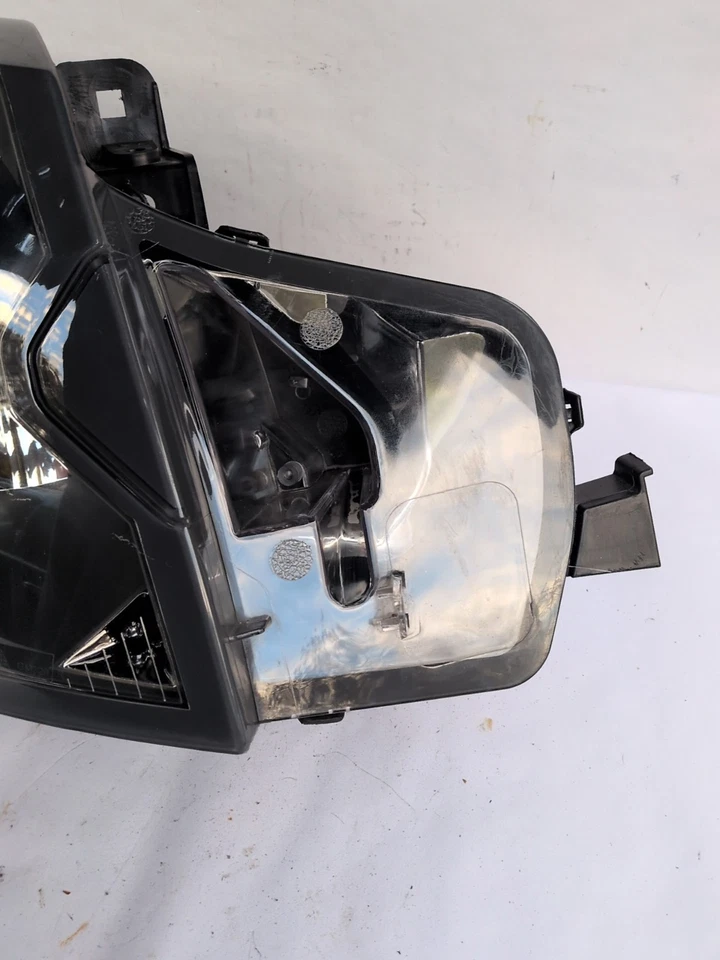 2003 to 2007 Cadillac CTS Right Passenger RH Halogen Headlight OEM - Image 4 of 4