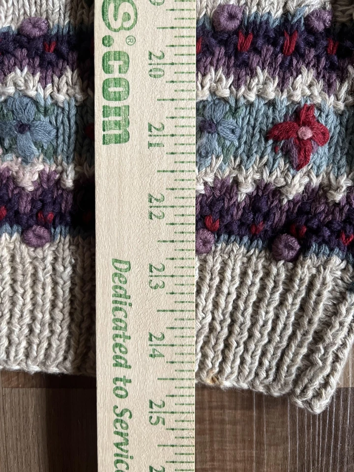 Portraits by Northern Isles Sweater Womens Small Beige Floral Knit Cardigan - Image 4 of 4