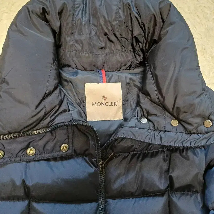 Moncler Phlamette Women's 44 Down Puffer, Excellent Condition thumbnail 8
