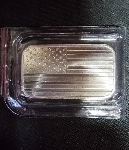 1 Troy Ounce American Flag Silver Art Bar.  .999 Fine SilverTowne Mint. 🇺🇸.
