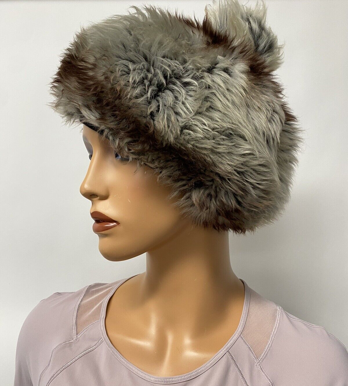 Dyed Tuscan Lamb made in Italy fur hat - image 3