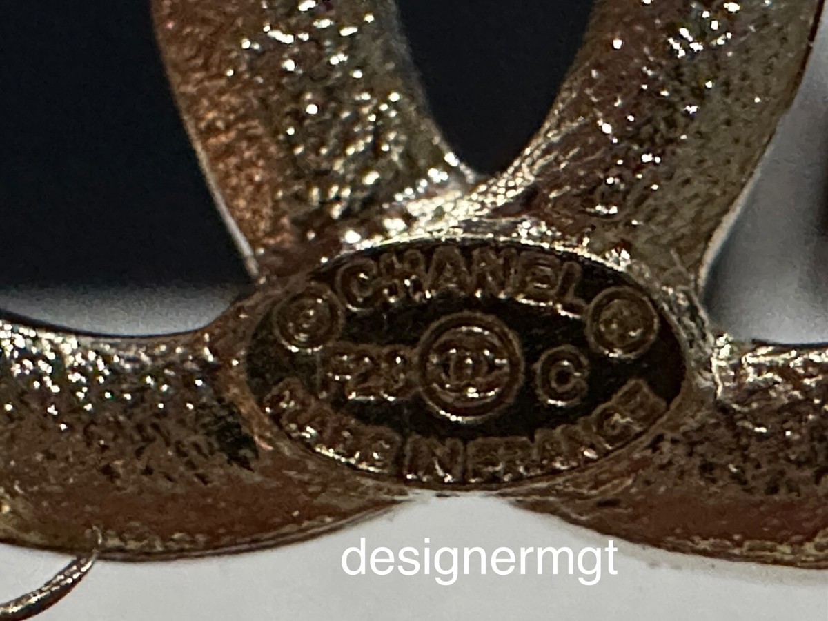 NIB 100%AUTH Chanel 23C Heart Crystal CC Brooch Gold-tone Hardware