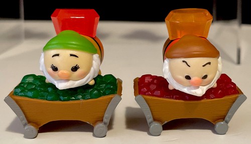 Disney Tsum Tsum *Snow White & The Seven Dwarfs* Figures & Gem Stands Lot Of 16 - Picture 4 of 14