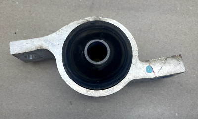 06-11 LEXUS IS250 IS350 ISC FRONT LOWER ARM BRACKET OEM 48075-53010