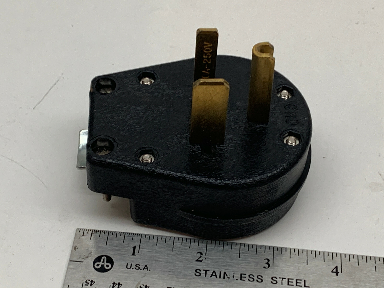 Eagle 42BOX Universal Angle Grounding Cap Plug Vinyl 3Wire 50A or 30A