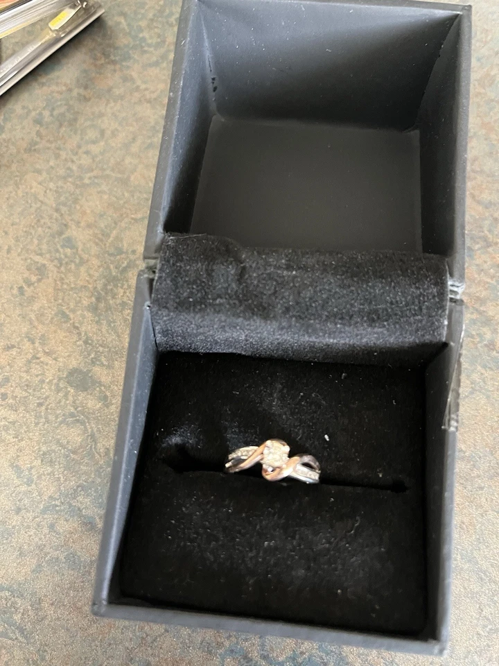 Anillo de compromiso Foto 2 de 4