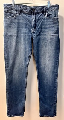 Banana Republic THE TRAVELER LIGHT Blue Jean SLIM FIT Size 34 x 30 Actual 37.5