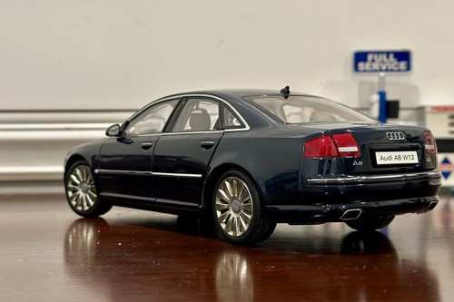 1/18 Audi A8 W12 Black/Blue Kyosho - Picture 3 of 4