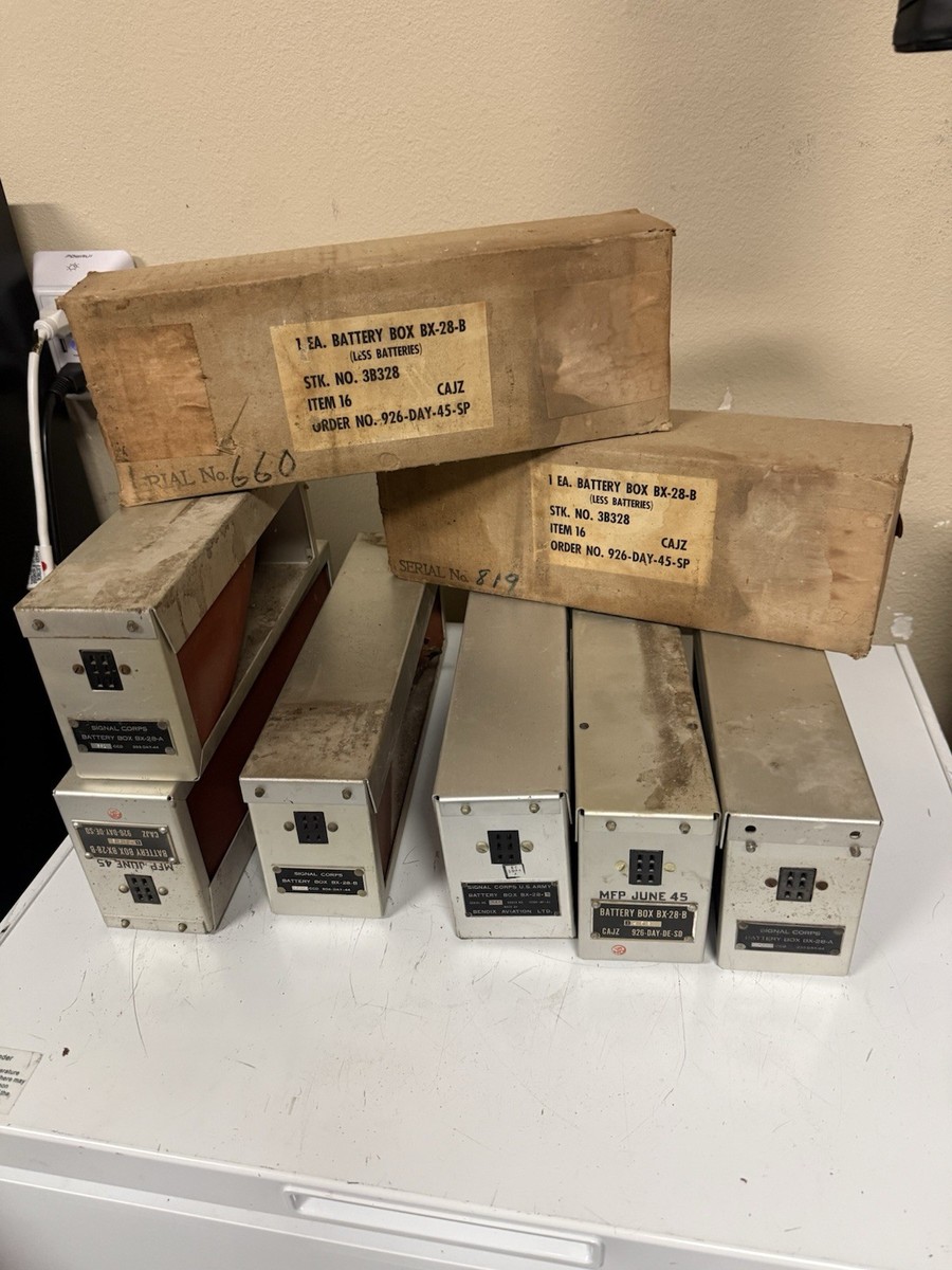 Lot 8x WWII Original Signal Corps Battery Boxes BX-28-A BX-28-B