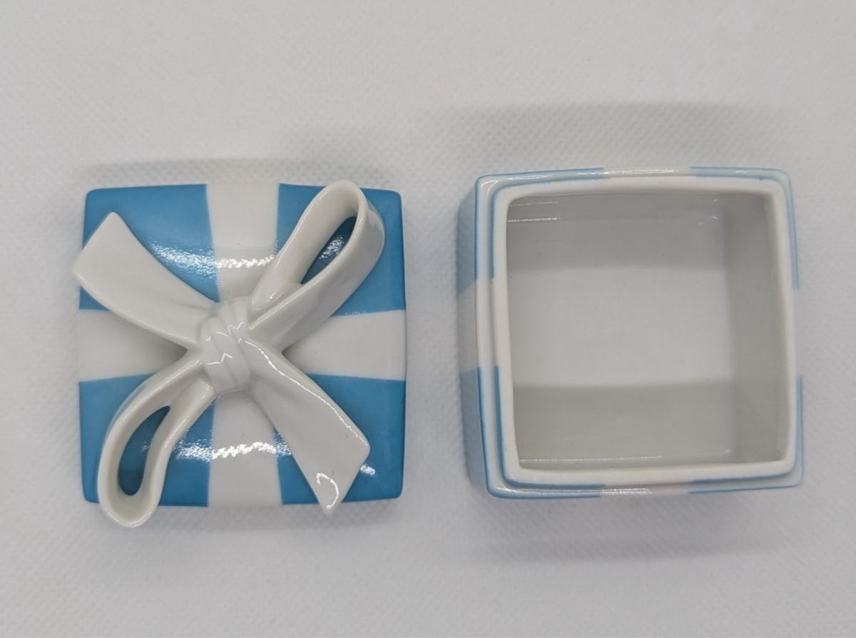 ティファニーボウボックス Tiffany & Co. - ティファニー ブルーボウボックス ラージ プレゼント