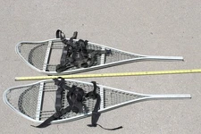 US Military 46" Magnesium Snowshoes w/Bindings 1979 Magline of Canada