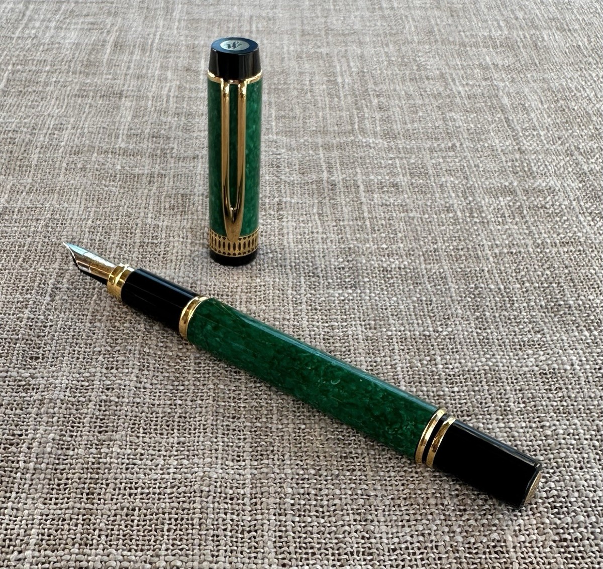 WATERMAN 緑色 万年筆 専用ケース付き ウォーターマン エキスパート 万年筆 グリーンマーブル ペンケース