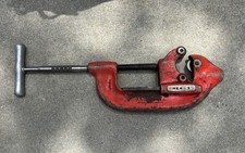 RIDGID Heavy Duty NO. 4-S PIPE CUTTER 2" TO 4"  B-183-1