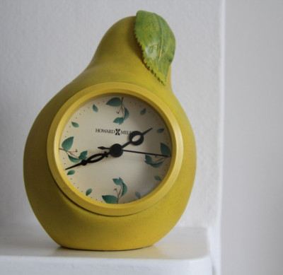 Howard Miller Birne Kamin Mid Century Uhr - voll funktionsfähig Vintage Retro.