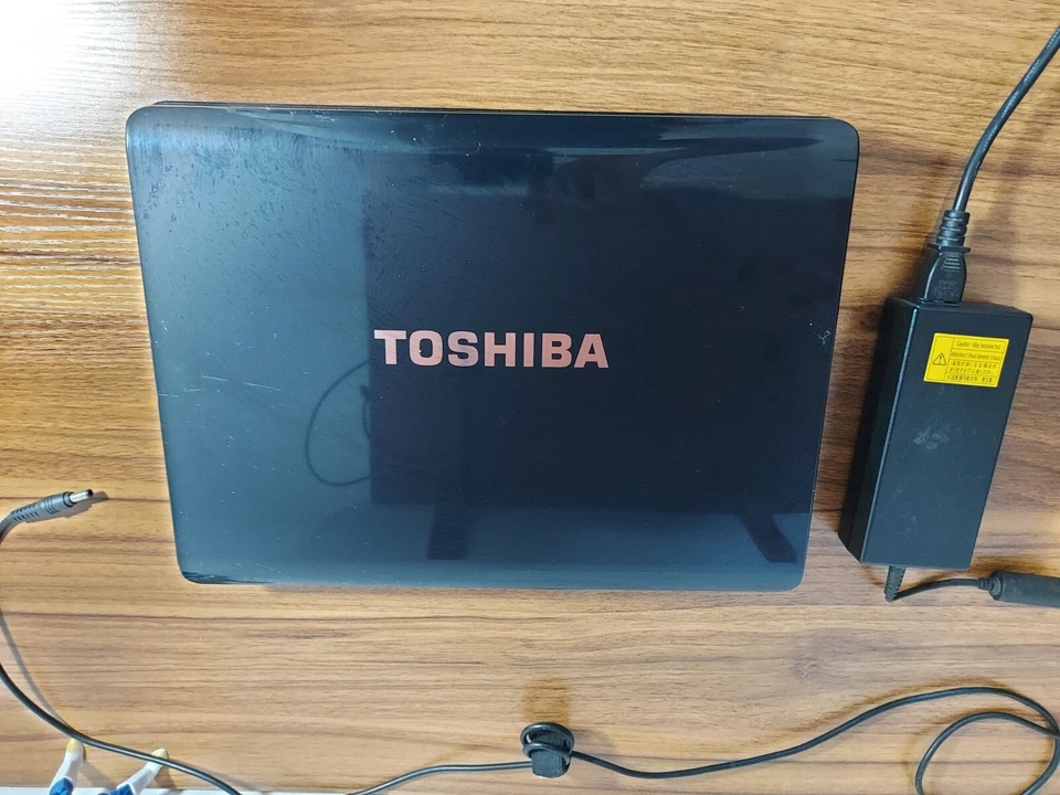 Pc Portatile Toshiba SatelliteA200-24E perfettamente FUNZIONANTE ! - Immagine 3 di 4