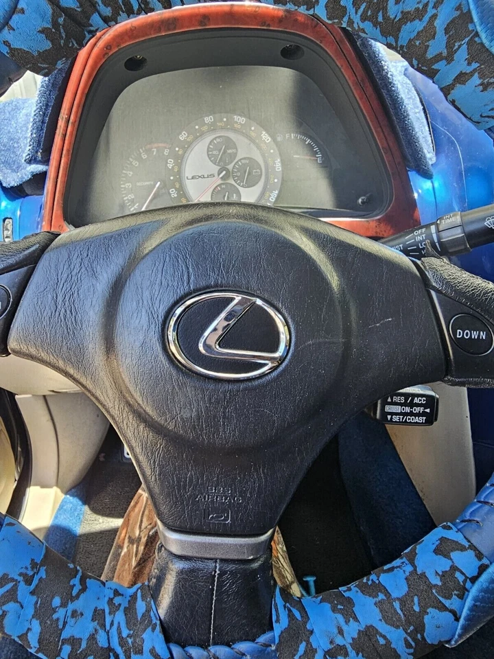 Emblema volante cromo 1998-2005 para Lexus IS300  Foto 2 de 4