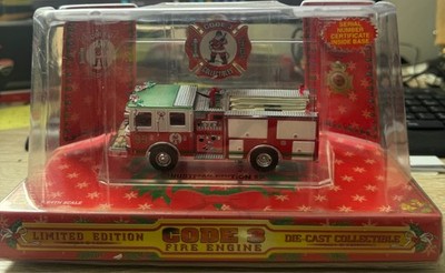 Code 3 Engine Christmas 1999 Fire Department 1:64