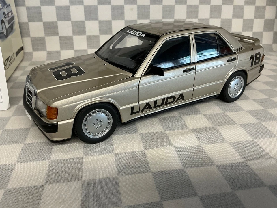 1/18 AUTO ART MERCEDES 190 E 2.3-16 NURBURGRING ANIVERSARIO 1984 LAUDA Foto 2 de 4