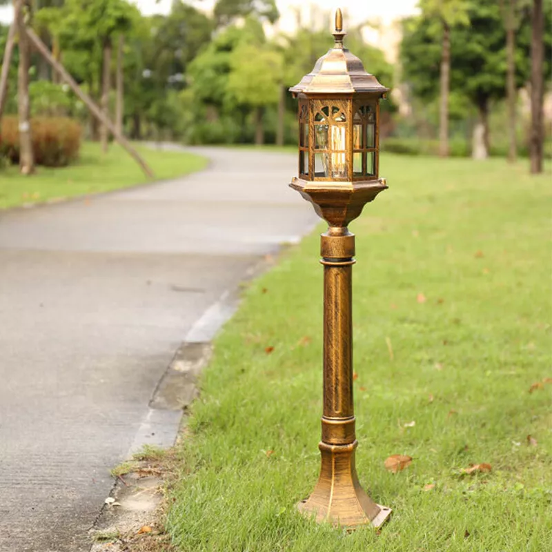 Antique on sale garden lamp