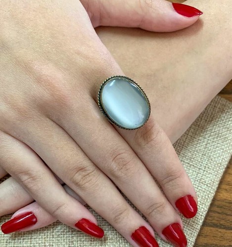 Elegant antique copper ring with white glass stone unique piece Gold color - Picture 5 of 6