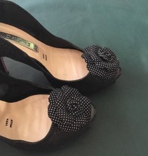 Rosa Schuhclips Echtleder schwarz gepunktet, Handarbeit, Set 2 St&uuml;ck.