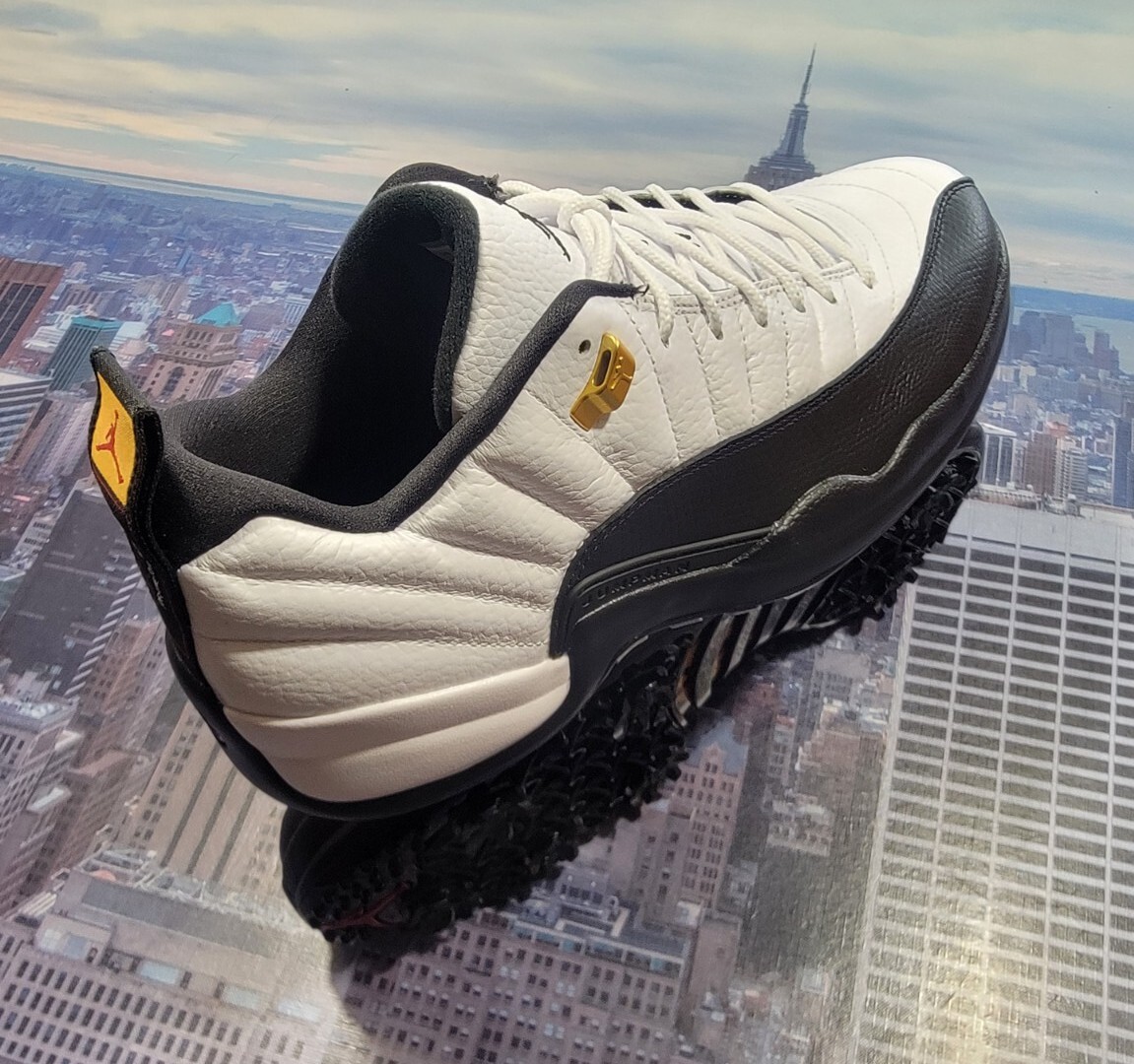 ジョーダン12 Nike Air Jordan 12 Low Golf Taxi Nike's Legendary Air Jordan 12 'Taxi' Is Now Its Newest Golf
