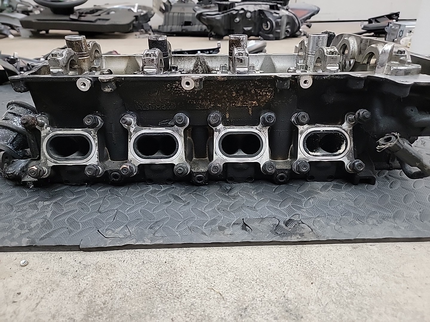 McLaren 720S Passenger Right Engine Cylinder Head 13F0553CP Oem