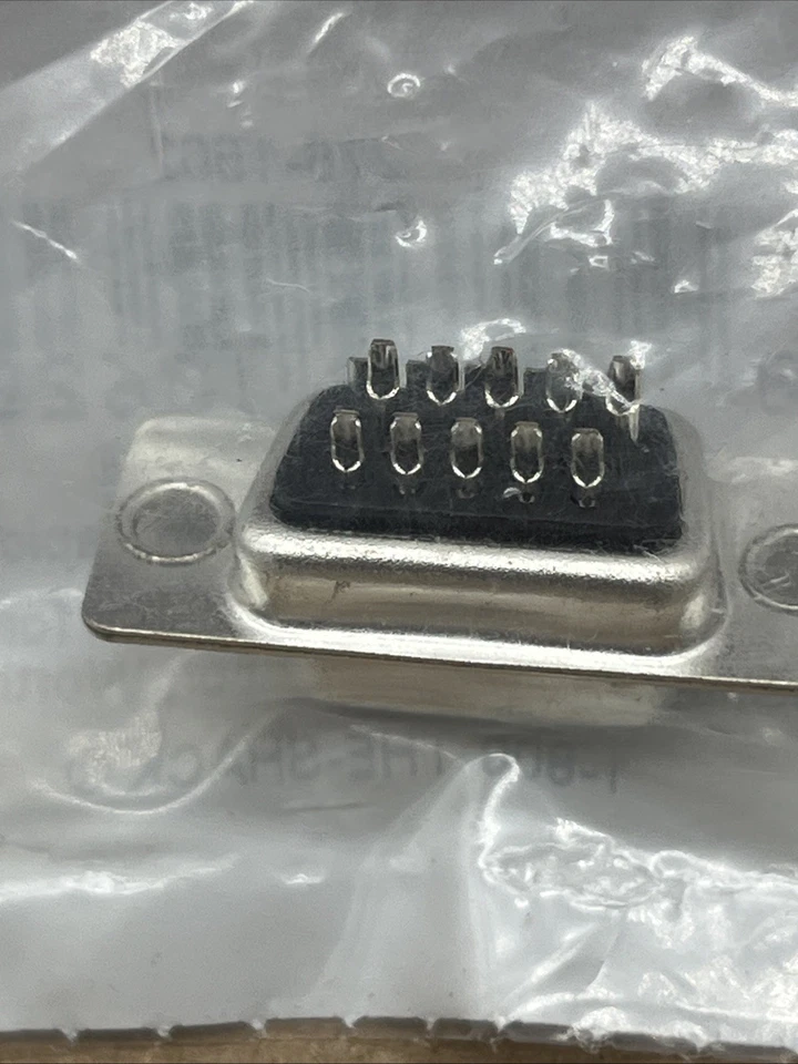 Radioshack 15 Position·Female D-Sub Connector High Density No. 276-1502 - Image 3 of 3