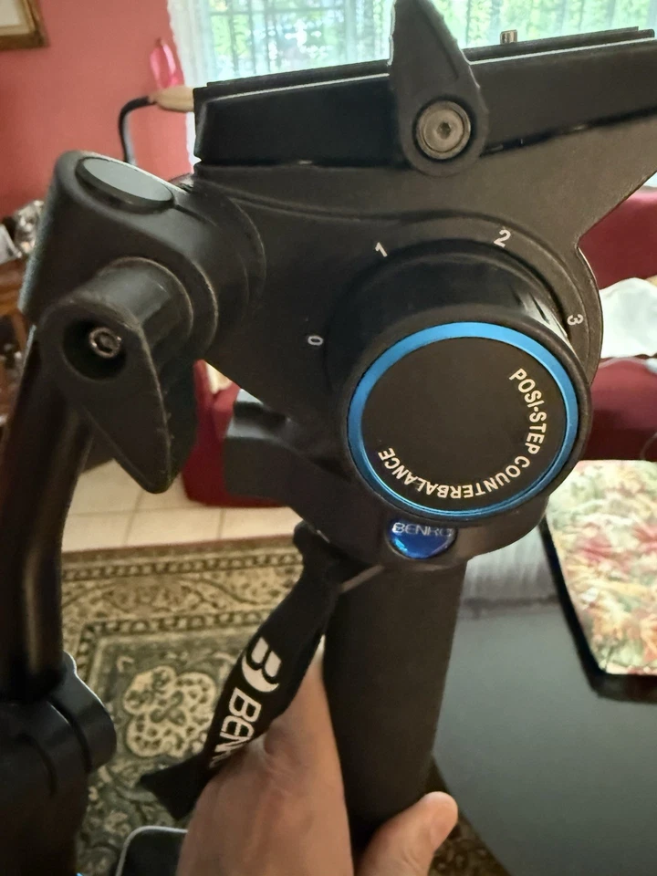 Monopie de aluminio Benro A48FB 70,5" con cabezal fluido de video S6 estuche de placa QR A48FBS6 Foto 4 de 4